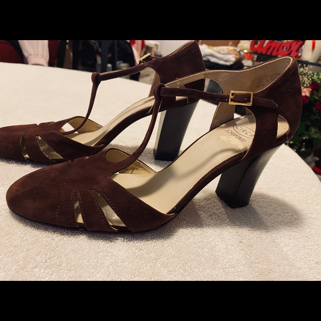 Almost Brand New Quality Suede Heels Joan  David  Box 62